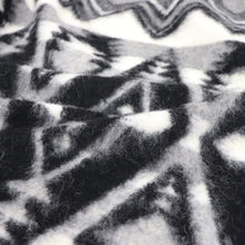 画像をギャラリービューアに読み込む, GUY ROVER(ギローバー)シャツブルゾン ネイティブ柄 【グレー×ホワイト×ブラック】国内正規品