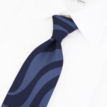 画像をギャラリービューアに読み込む, HOLLIDAY&BROWN(ホリデーアンドブラウン)ハンドメイド シルク タイ【ネイビー】国内正規品