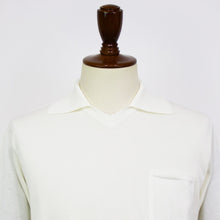 画像をギャラリービューアに読み込む, Blu Bre(ブルブレ)ポケット付き スキッパー コットンニット ポロシャツ【オフホワイト】国内正規品