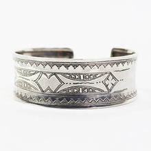 画像をギャラリービューアに読み込む, ADAWAT'N TUAREG(アダワットゥン トゥアレグ)Agharass / アガラス ズリッグ シルバー925 バングル【シルバー】国内正規品