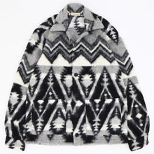 画像をギャラリービューアに読み込む, GUY ROVER(ギローバー)シャツブルゾン ネイティブ柄 【グレー×ホワイト×ブラック】国内正規品
