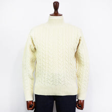 画像をギャラリービューアに読み込む, Vandori(ヴァンドリ)フレンチメリノウール ケーブル編みミドルタートルネック【ホワイト】国内正規品