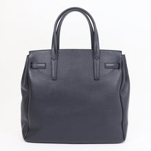 画像をギャラリービューアに読み込む, CAVALLERESCO(カヴァレレスコ)シュリンクレザー 被せ付き ボストンバッグ 縦長タイプ【ネイビー×ゴールド】国内正規品