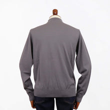 画像をギャラリービューアに読み込む, nomiamo(ノミアモ)定番 モックネック ニット 33ゲージ【グレー】国内正規品