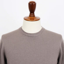 画像をギャラリービューアに読み込む, Drumohr(ドルモア)クルーネックニット 8ゲージ【グレージュ】国内正規品