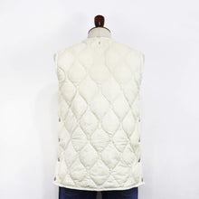 画像をギャラリービューアに読み込む, TAION(タイオン)ミリタリー クルーネック ダウンベスト ソフトシェル【オフホワイト】国内正規品