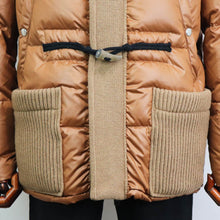 画像をギャラリービューアに読み込む, BBR(ビービーアール)ニットダッフル ダウンブルゾン【キャメル】国内正規品