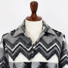 画像をギャラリービューアに読み込む, GUY ROVER(ギローバー)シャツブルゾン ネイティブ柄 【グレー×ホワイト×ブラック】国内正規品