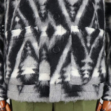 画像をギャラリービューアに読み込む, GUY ROVER(ギローバー)シャツブルゾン ネイティブ柄 【グレー×ホワイト×ブラック】国内正規品