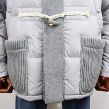 画像をギャラリービューアに読み込む, BBR(ビービーアール)ニットダッフル ダウンブルゾン【ライトグレー】国内正規品