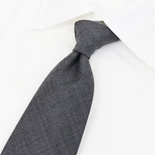 画像をギャラリービューアに読み込む, BRUNO(ブルーノ)スフォデラートトレピエゲ ウールタイ DORMEUIL / ドーメル 生地使用 トレピエゲ 三つ折り ウール ネクタイ【ライトグレー】正規販売店