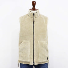 画像をギャラリービューアに読み込む, TAION(タイオン)ミノンダウン ミリタリー リバーシブル ハイネック ボア ベスト【ライトモカ×ベージュ】国内正規品