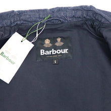 画像をギャラリービューアに読み込む, Barbour(バブアー)"Heritage + / ヘリテージ プラス" ジャングル ファティーグ ジャケットデニム ミリタリー【ネイビー】国内正規品