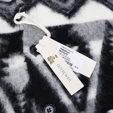 画像をギャラリービューアに読み込む, GUY ROVER(ギローバー)シャツブルゾン ネイティブ柄 【グレー×ホワイト×ブラック】国内正規品