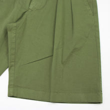 画像をギャラリービューアに読み込む, BERWICH(ベルウィッチ)SCOTCH SHORT スコッチ 2プリーツ コットン ショート パンツ【ミリタリーグリーン】国内正規品