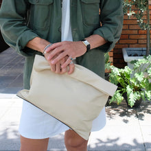 画像をギャラリービューアに読み込む, Cisei(シセイ)1210/LD シボ革 リンドス カーフ レザー クラッチバッグ【ベージュbeige】国内正規品