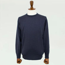 画像をギャラリービューアに読み込む, JOHN SMEDLEY(ジョンスメドレー)メリノウール 24ゲージ クルーネック ニット【チャコールcharcoal】国内正規品
