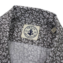 画像をギャラリービューアに読み込む, ORIAN(オリアン)「MARMY」プラント柄 コットン オープンカラー 半袖シャツ【チャコール×ホワイト】国内正規品