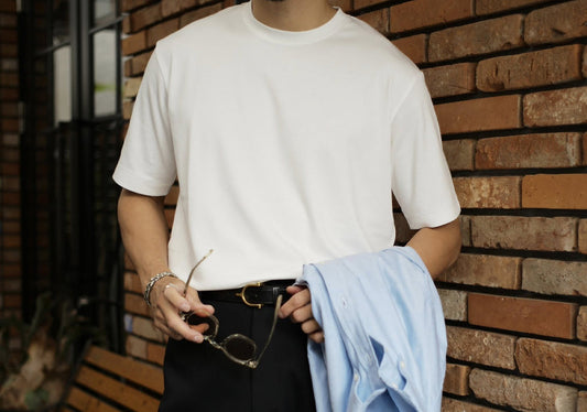 【 ワードローブに欠かせないTシャツ入荷です 】