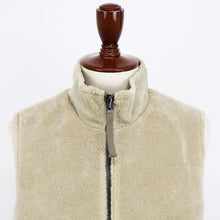 画像をギャラリービューアに読み込む, TAION（タイオン）ミノンダウン ミリタリー リバーシブル ハイネック ボア ベスト【ライトモカ×ベージュ】国内正規品
