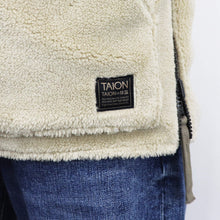 画像をギャラリービューアに読み込む, TAION（タイオン）ミノンダウン ミリタリー リバーシブル ハイネック ボア ベスト【ライトモカ×ベージュ】国内正規品
