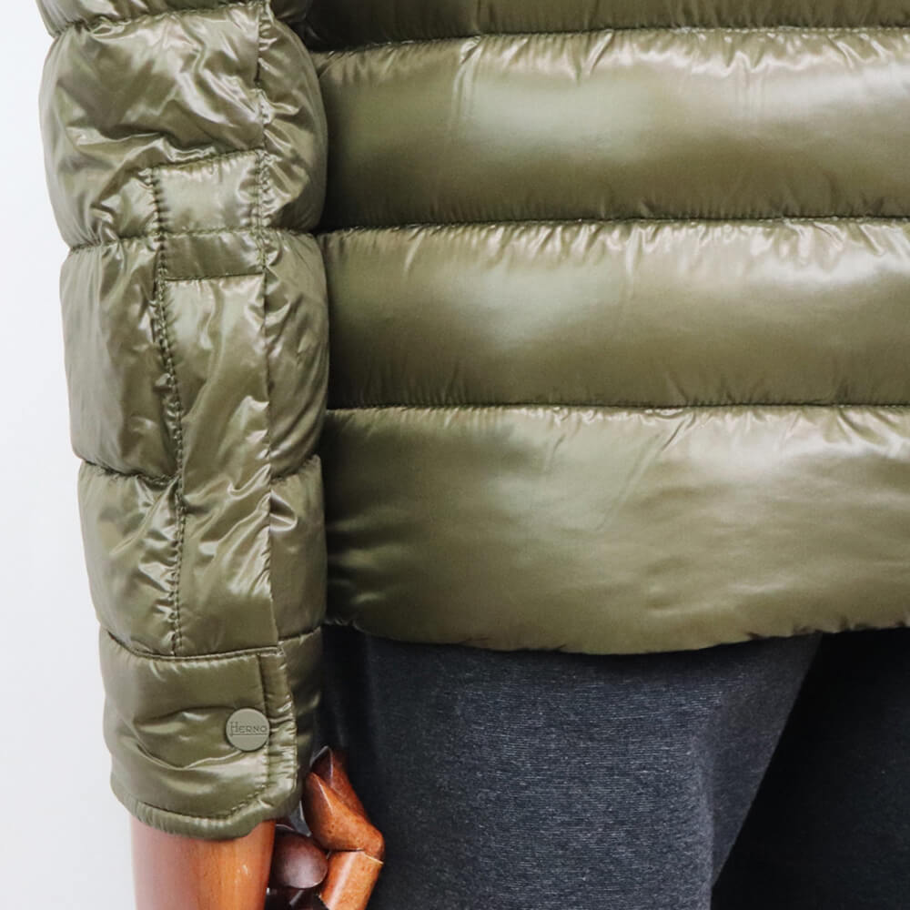 HERNO（ヘルノ）Resort ライダース ナイロン ウルトラライト ダウンブルゾン【カーキ】国内正規品