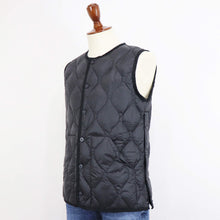 画像をギャラリービューアに読み込む, TAION（タイオン）ミリタリー クルーネック ダウンベスト ソフトシェル【ブラック】国内正規品
