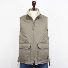 画像をギャラリービューアに読み込む, TAION（タイオン）ミノンダウン ミリタリー リバーシブル ハイネック ボア ベスト【ライトモカ×ベージュ】国内正規品
