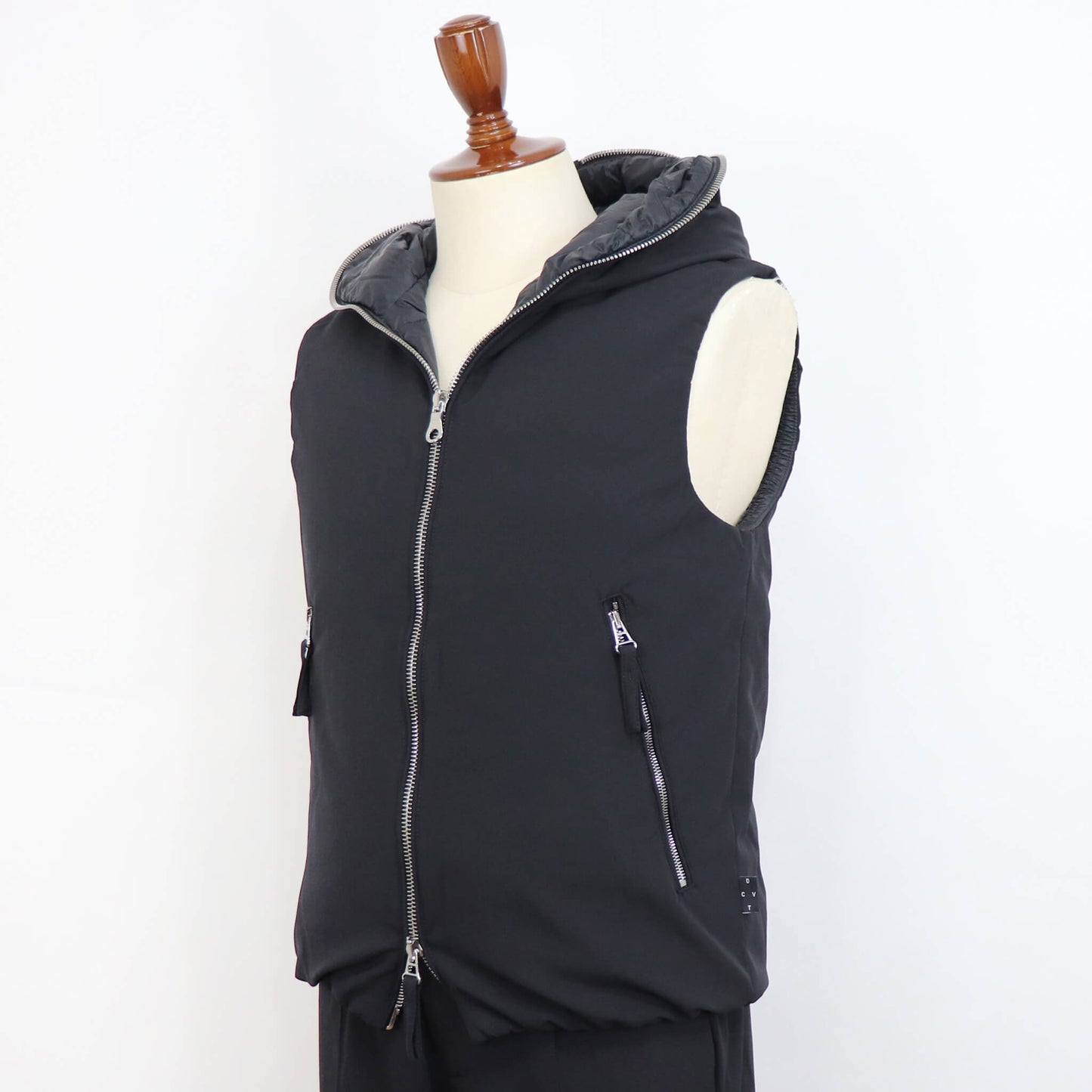 giabsarchivio× DUVETICA（ジャブスアルキヴィオ×デュベティカ）  ISCHIA/イスキア A5772 ダウンベスト【ブラック】国内正規品