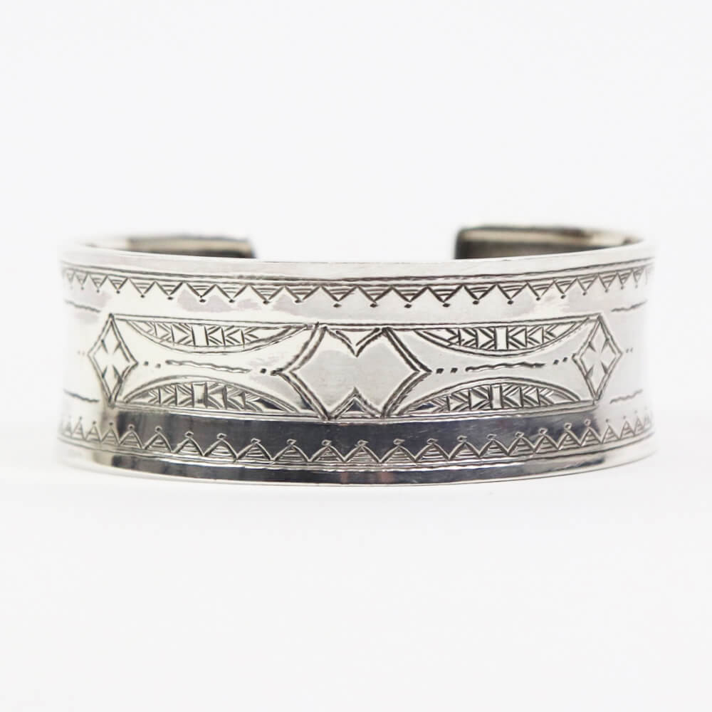 ADAWAT'N TUAREG（アダワットゥン トゥアレグ）Agharass / アガラス