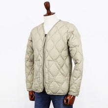 画像をギャラリービューアに読み込む, TAION（タイオン）VネックWジップ ダウンジャケット ソフトシェル【グレーベージュ】国内正規品
