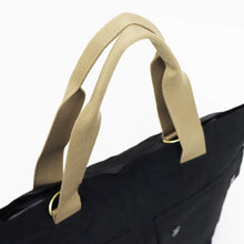 画像をギャラリービューアに読み込む, Barbour（バブアー）TRANSPORT / トランスポート キャリーオール トートバッグ【ブラック】国内正規品
