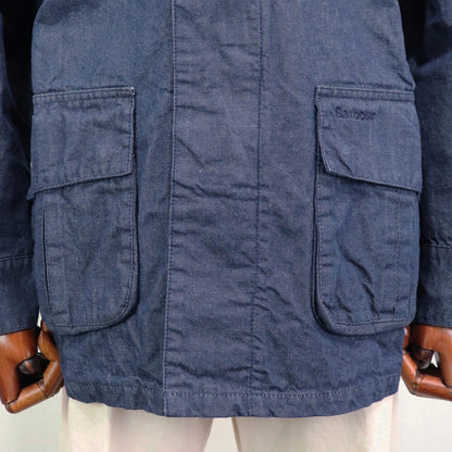 Barbour（バブアー）"Heritage + / ヘリテージ プラス" ジャングル ファティーグ ジャケットデニム ミリタリー【ネイビー】国内正規品
