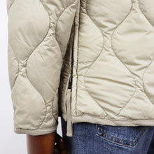 画像をギャラリービューアに読み込む, TAION（タイオン）VネックWジップ ダウンジャケット ソフトシェル【グレーベージュ】国内正規品
