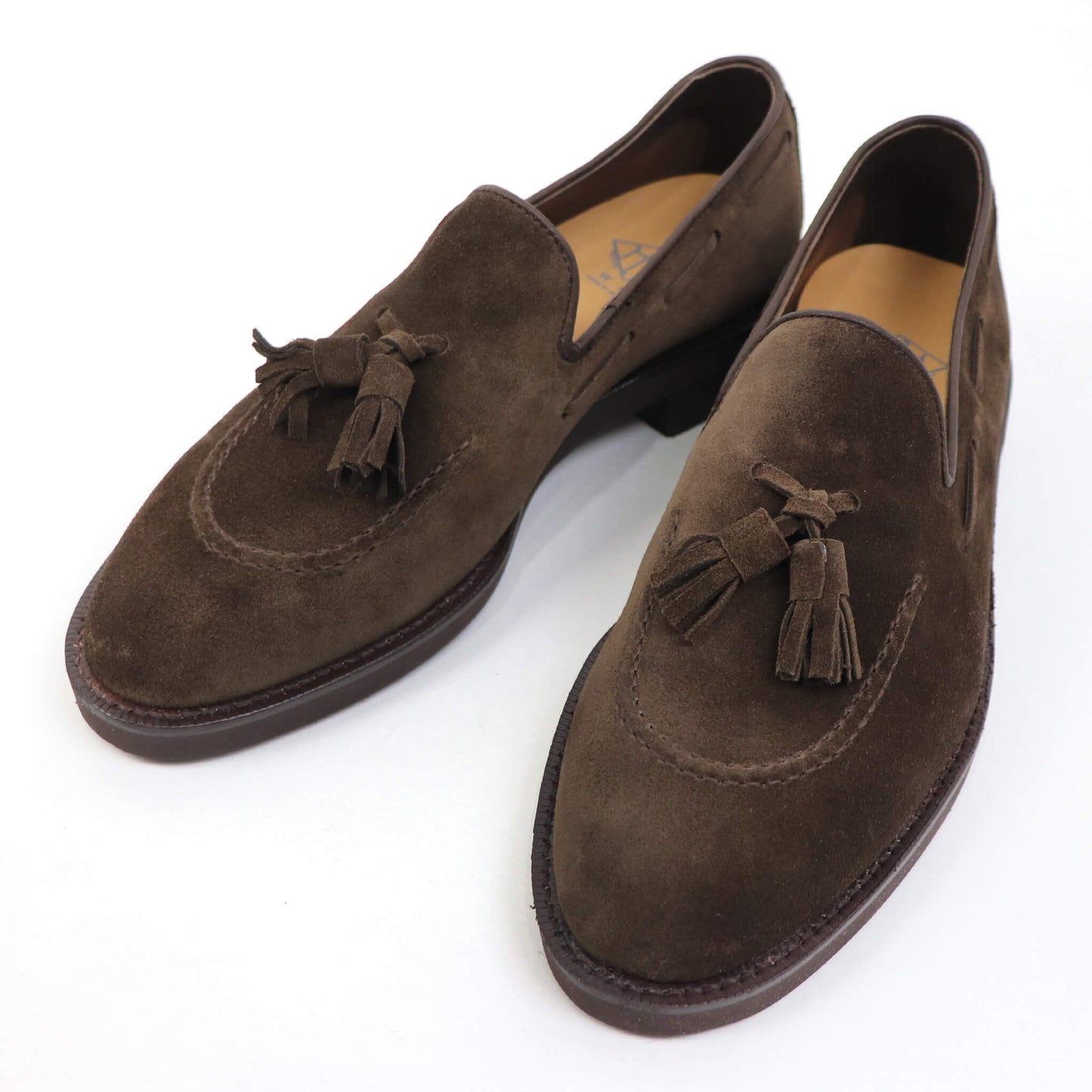 WH（ダブルエイチ）ヤヌスカーフ スエードタッセルローファー 【ブラウン】