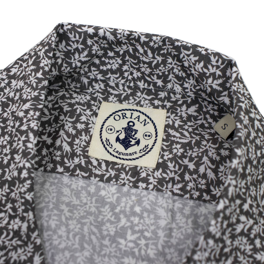 ORIAN（オリアン）「MARMY」プラント柄 コットン オープンカラー 半袖シャツ【チャコール×ホワイト】国内正規品